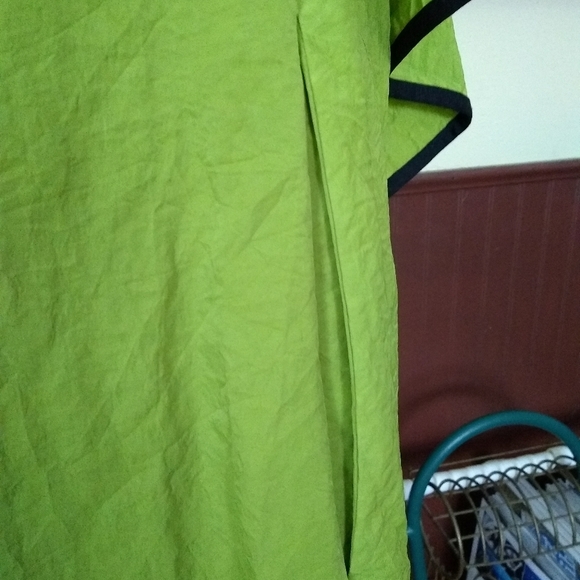 Vintage chartreuse jacket. With oversized button. - Picture 8 of 8